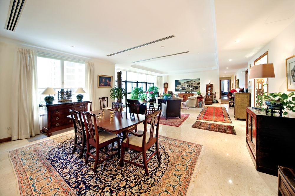 Showcase Highrise Ardmore Park apartment